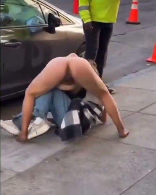 Pussy Exposed In Public As 2 American Girls Get Caught Fighting Naked In Public Over A Rich Man (18+)