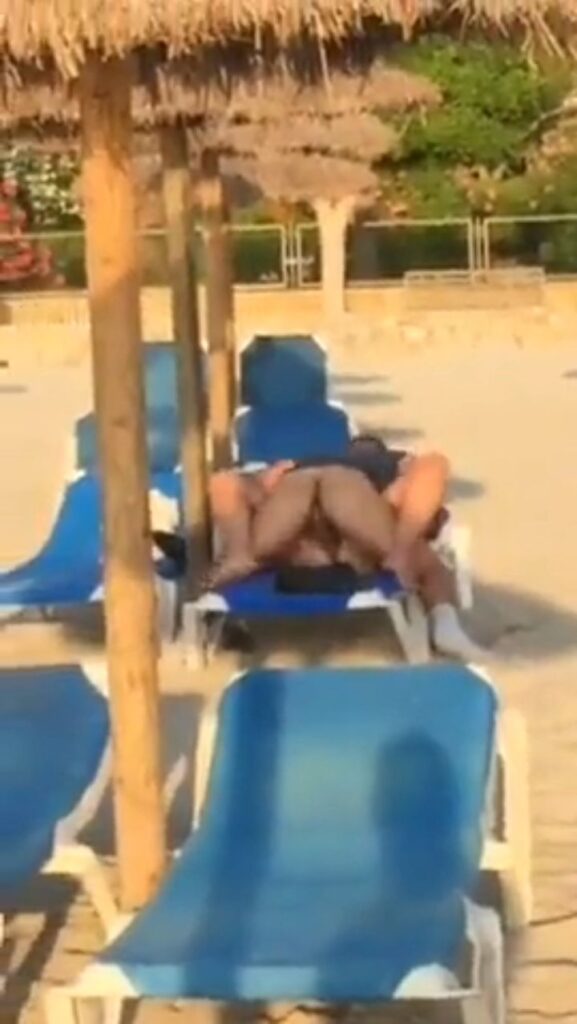 Another American Couple Having Sex On The Beach In Public (18+)