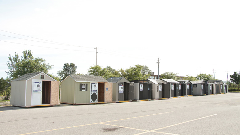 Lowe’s Vs. Home Depot: Who Has The Better Deal On Sheds In 2025?